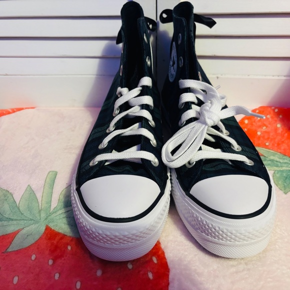 Plaid Bow Converse - Picture 5 of 7